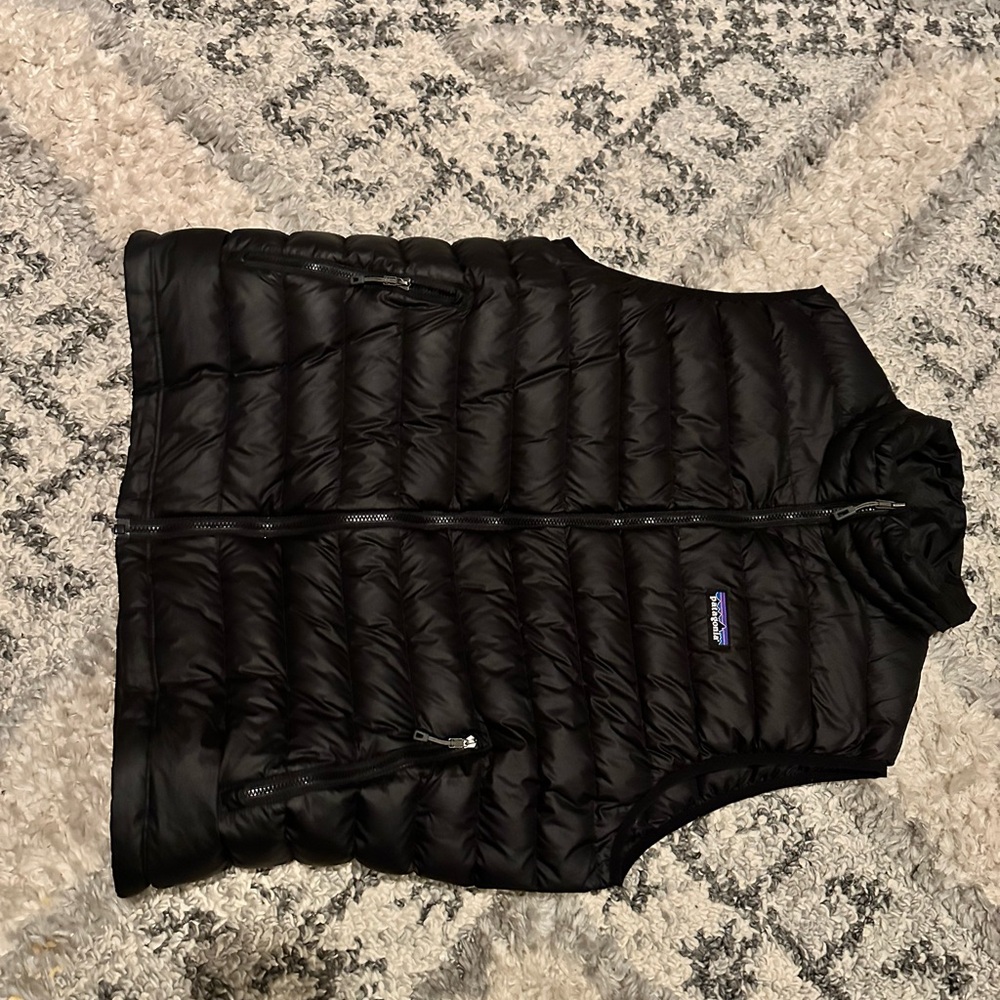 Patagonia Down Sweater Vest (Black) - Mens Large